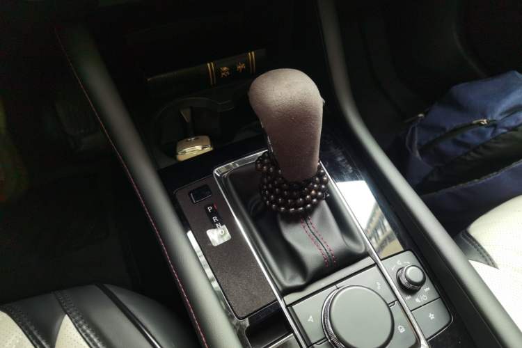 Used Mazda 3 Axela 2023 2.0L Automatic ZhiZhen Edition Gear Lever