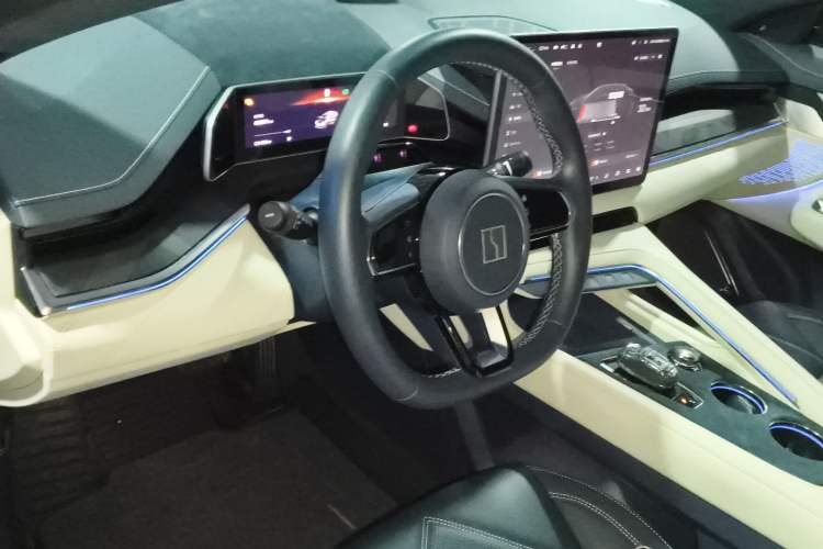 Used Zeekr 001 2023 WE Edition 86 kWh Center Console