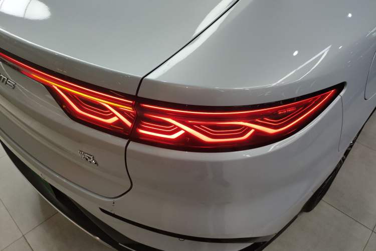 Used BYD Han 2024 EV Glory Edition 506KM Front-Wheel-Drive Premium Model