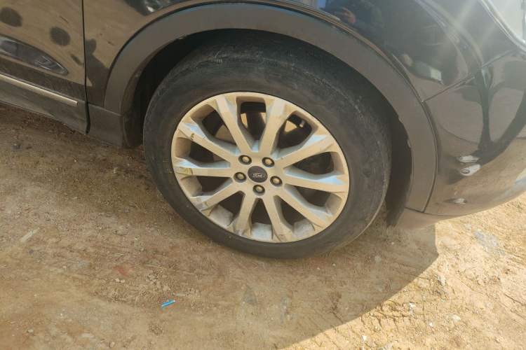 Used Ford Kuga 2015 1.5L GTDi Four-Wheel-Drive Elite Model Right Front Wheel Hub