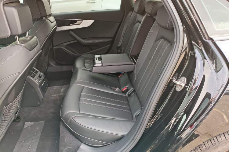 Used Audi A4L 2022 40 TFSI Luxury Dynamic Model