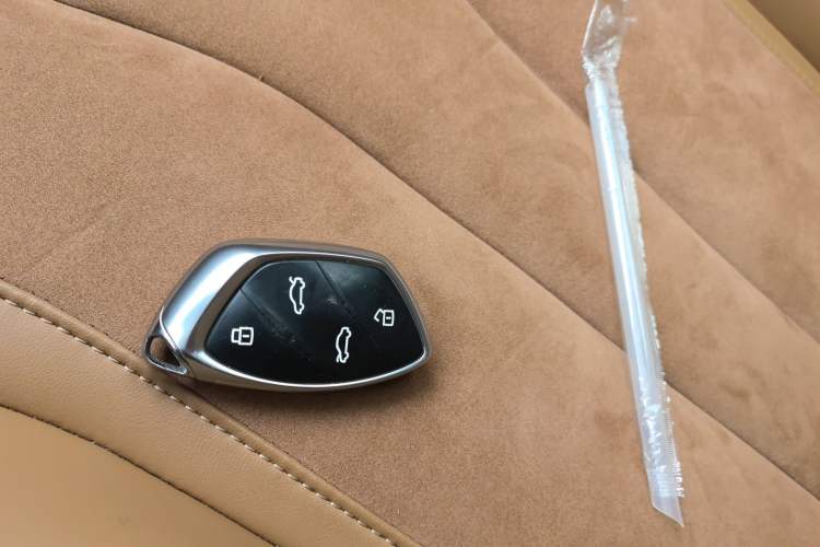 Used Roewe MARVEL X 2018 Rear-Drive Model Vehicle Key