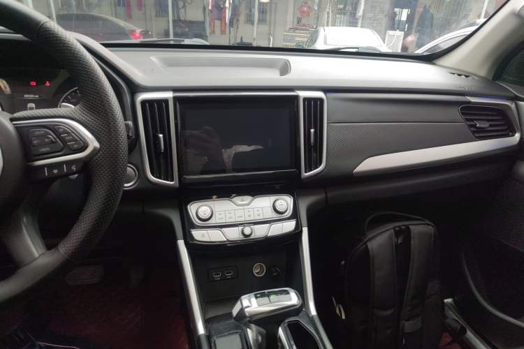 Used Great Wall Poer 2021 2.0T Commercial Version Automatic Diesel Two-Wheel Drive Navigation Type Long Bed – GW4D20M Audio And AC Panel