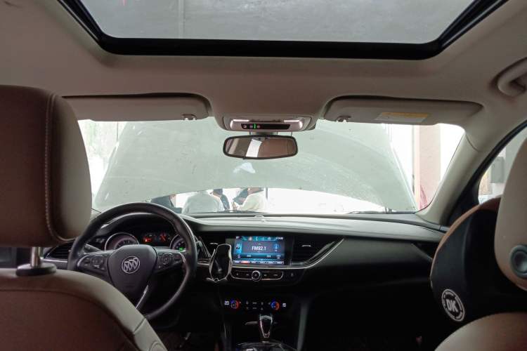 Used Buick Regal 2017 20T Luxury Model Headliner