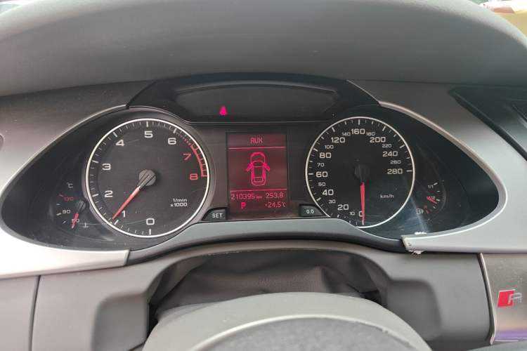 Used Audi A4L 2011 2.0 TFSI Comfort Model
