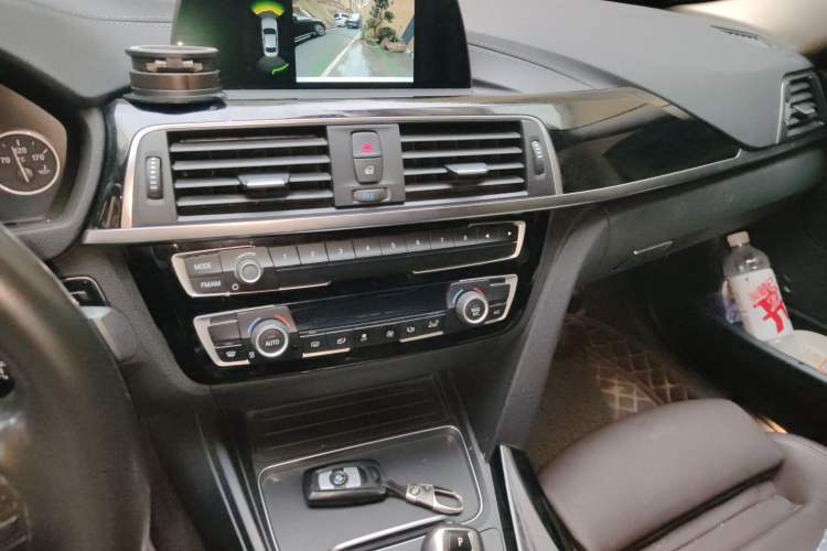 Used BMW 3 Series 2018 320Li Fashion Model Audio And AC Panel