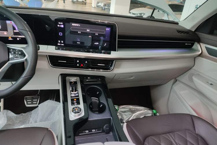 Used Volkswagen Tavendor 2024 380TSI All-Wheel Drive R-Line Cruise Edition