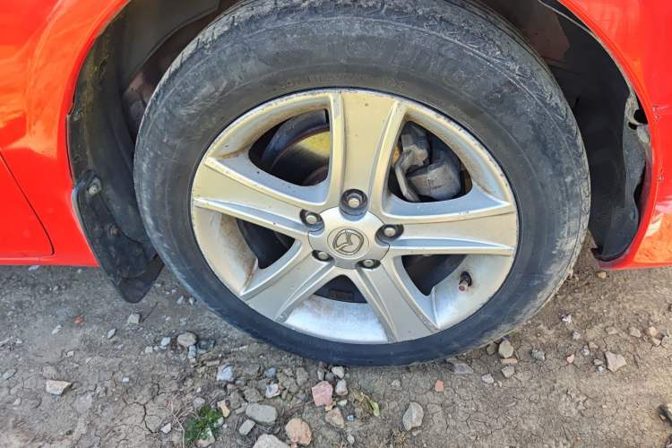 Used Mazda 6 2011 2.0L Automatic Luxury Version Right Front Wheel Hub