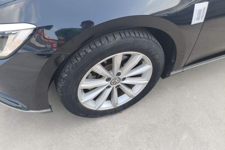 Used Volkswagen Magotan 2019 330TSI DSG Leading Model China VI Standard Left Front Wheel Hub