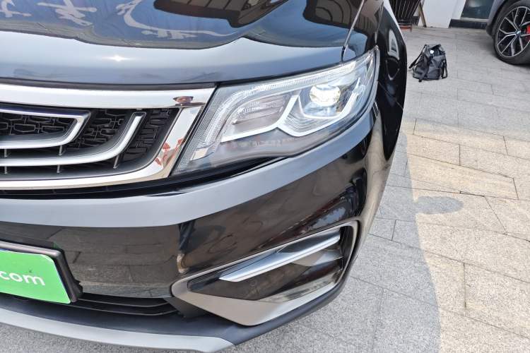 Used Geely Auto Emgrand X7 Sport 2018 1.8TD Automatic Two-Wheel Drive Smart Connect 4G Internet Edition