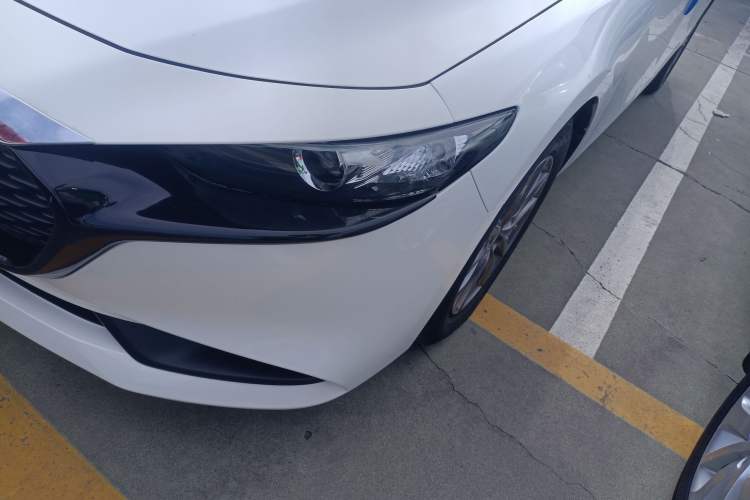 Used Mazda Mazda 3 Axela 2020 1.5L Automatic Luxury Version