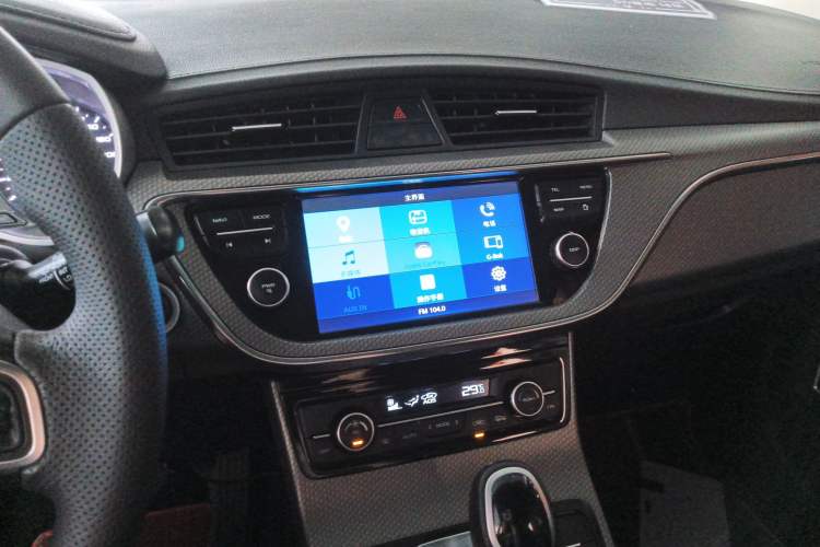 Used Geely Auto Emgrand GS 2016 Elegant Edition 1.8L Automatic LingShang Model Audio And AC Panel