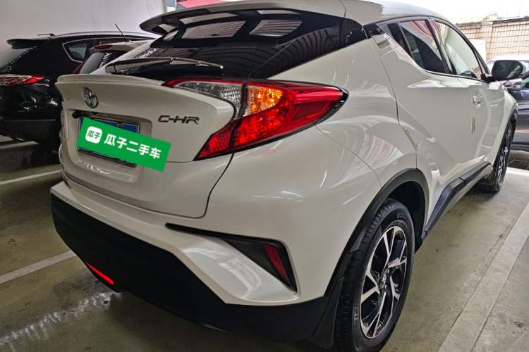 Used Toyota C-HR 2018 2.0L Leading Edition China V-standard Rear Right 45 Deg