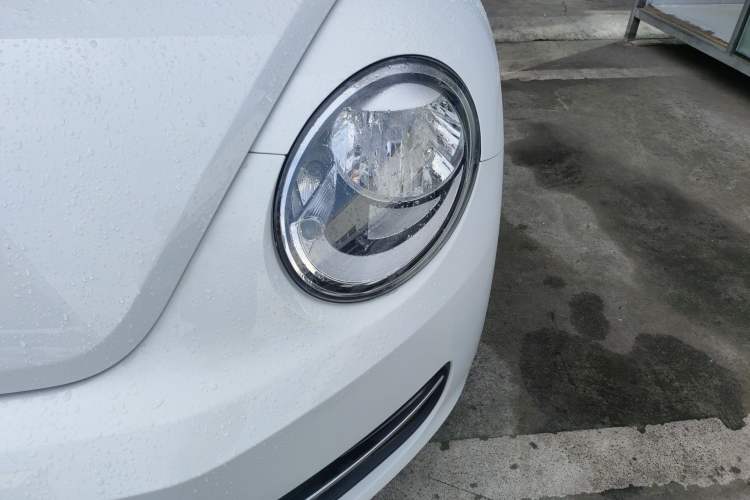 Used Volkswagen Beetle 2015 180TSI model Left Front Headlight