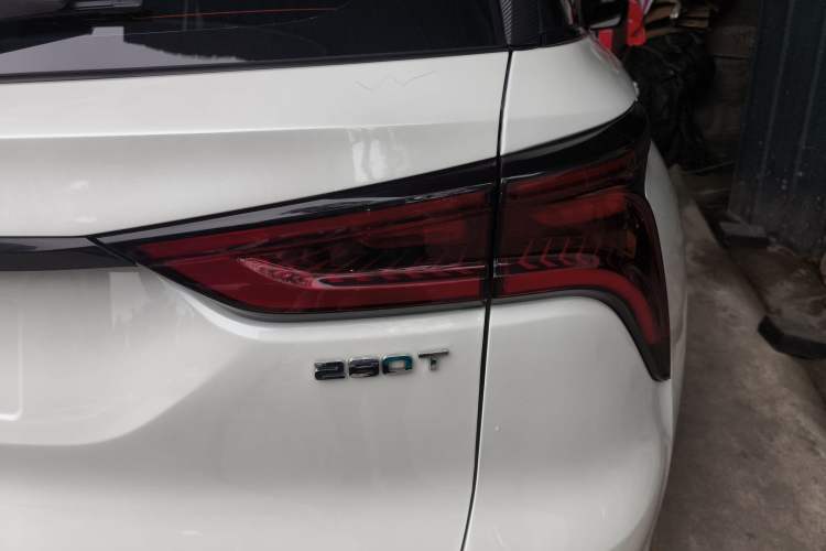 Used CHANGAN CS75 PLUS 2022 1.5T Automatic Luxury Model Right Rear Taillight