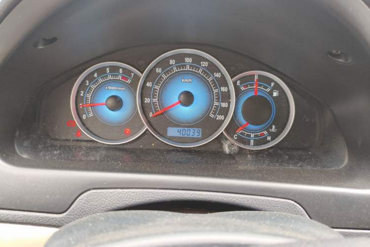 Used FAW Weizhi V5 2013 1.5L Manual Elite Model China IV Standard