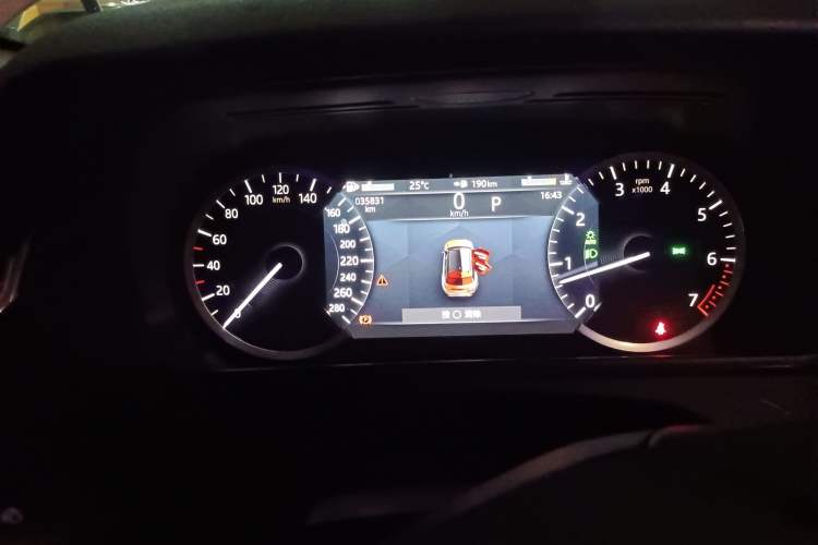 Used Land Rover Range Velar 2021 P250 model Instrument Cluster