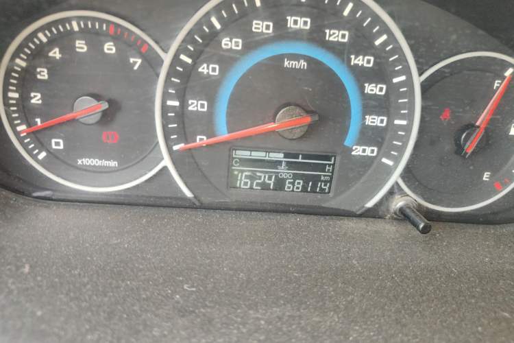 Used Wuling Rongguang V 2015 1.2L Base Version
