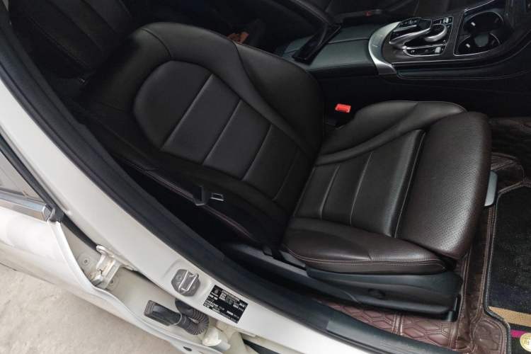 Used Mercedes-Benz GLC 2019 Facelift GLC 260 L 4MATIC Luxury Model Right Front Seat