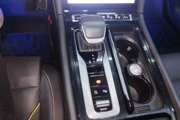 Used Hongqi H6 2023 2.0T ZhiZhen Edition
