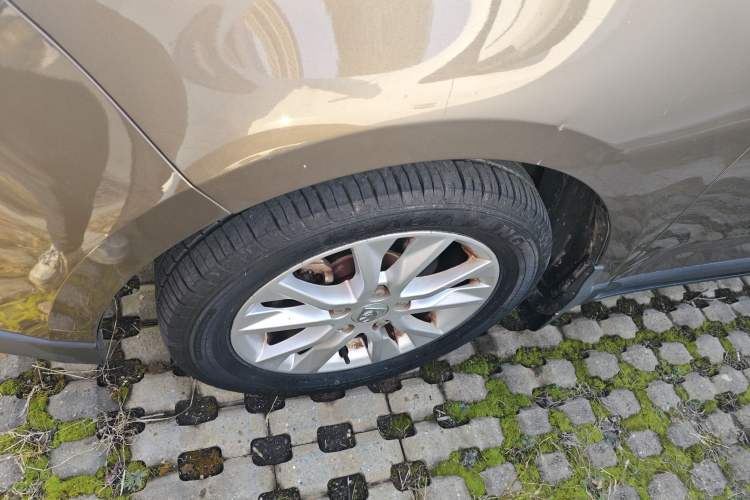 Used Baojun 730 2015 1.8L Manual Luxury Navigation ESP Version 7-seater
