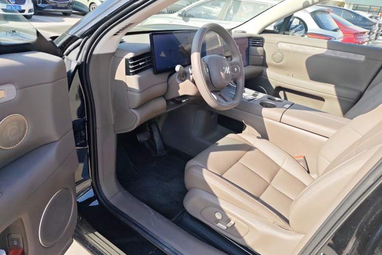 Used IM LS6 2026 Model Range-Extending 66 Max+ Driver Seat