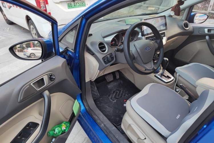 Used Ford Fiesta 2011 Hatchback 1.5L Automatic Fashion Edition Driver Seat