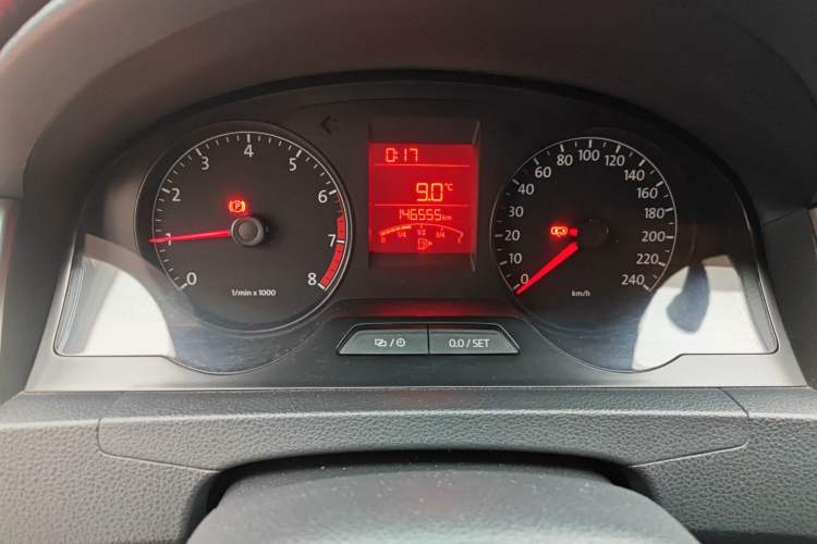 Used Volkswagen Santana 2015 1.6L Manual Comfort Edition