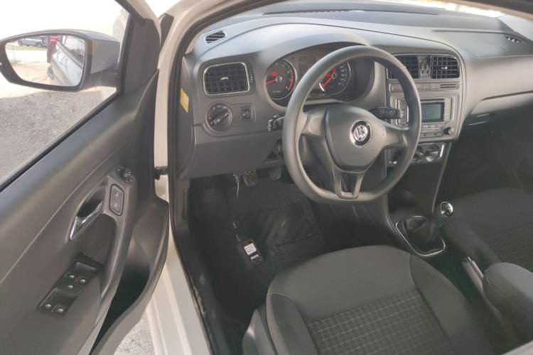 Used Volkswagen Polo 2014 1.6L Manual Comfort Edition