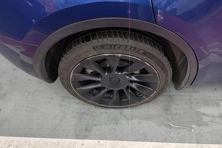 Used Tesla Model Y 2021 Long-Range All-Wheel-Drive Version