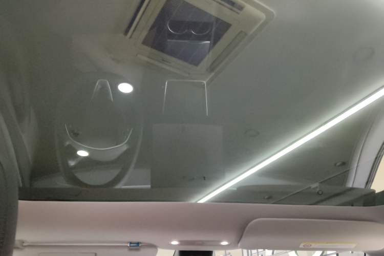 Used Tesla Model Y 2025 Rear-Wheel-Drive Version
