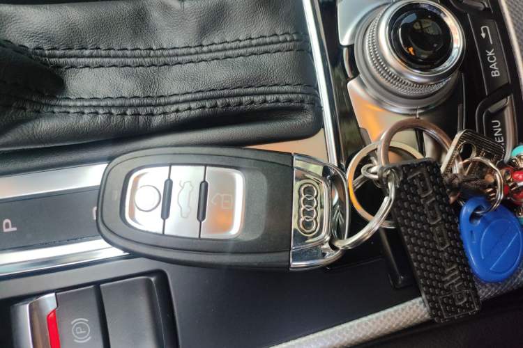 Used Audi A4 2014 40 TFSI allroad quattro plus version Vehicle Key