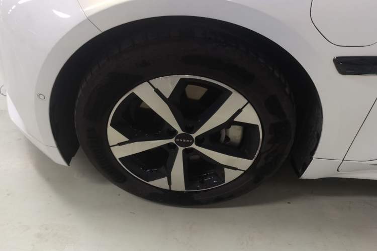 Used Zeekr 001 2022 Ultra-Long Range Single-Motor WE Version Left Front Wheel Hub