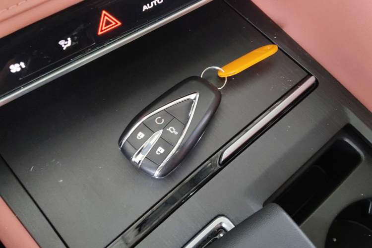 Used Changan CS75 PLUS 2024 3rd Generation Champion Edition 1.5T Intelligent Drive Dynamic Model
