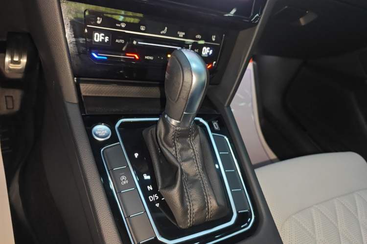 Used Volkswagen Magotan 2023 2 Million Units Commemorative Edition 330TSI DSG Luxury Version
