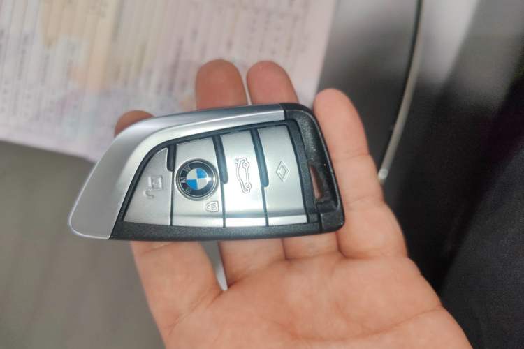 Used BMW 5 Series 2021 530Li Luxury Edition M Sport Package Vehicle Key