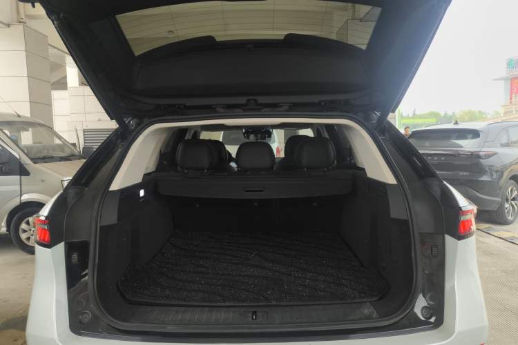 Used Chery Tiggo 9 2023 Facelift 2.0T Dual-Clutch Two-Wheel Drive Luxury Edition 5 Seats