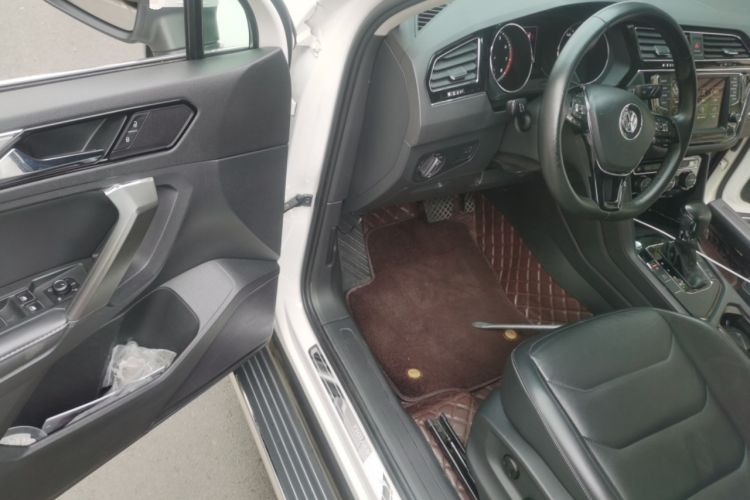 Used Volkswagen Tiguan L 2017 330TSI Automatic Two-Wheel Drive Luxury Edition Driver Seat