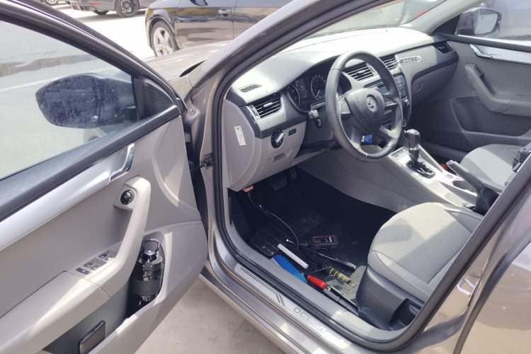 Used Skoda Octavia 2015 1.6L Automatic Yijie Edition
