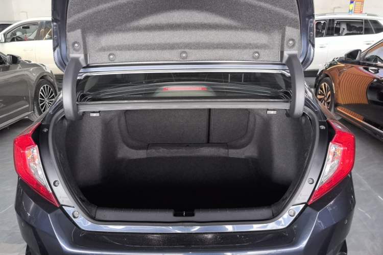 Used Honda Civic 2016 220TURBO CVT Luxury Edition
