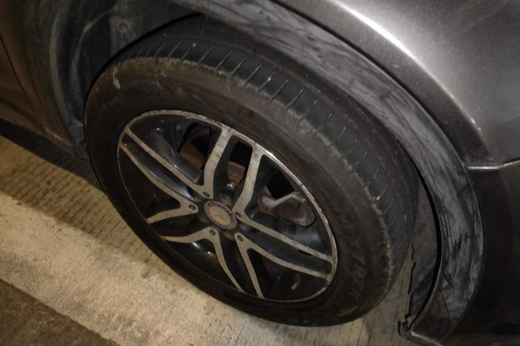 Used Mercedes-Benz GLA 2016 GLA 220 4MATIC Fashion Edition Right Front Wheel Hub