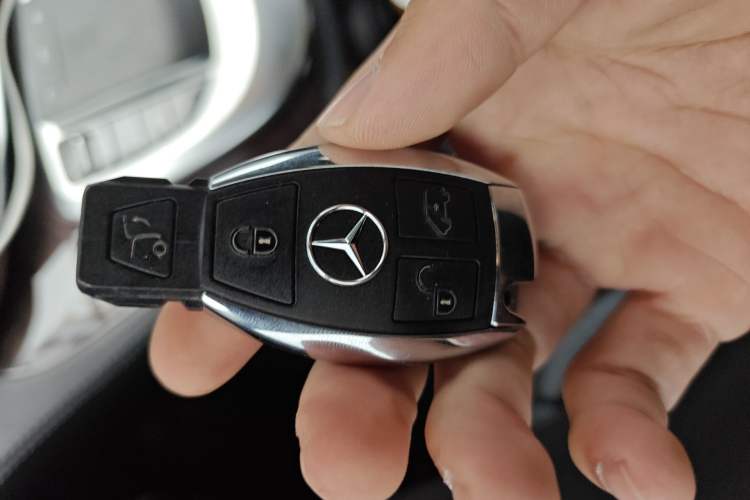 Used Mercedes-Benz V-Class 2021 V 260 Avantgarde Edition