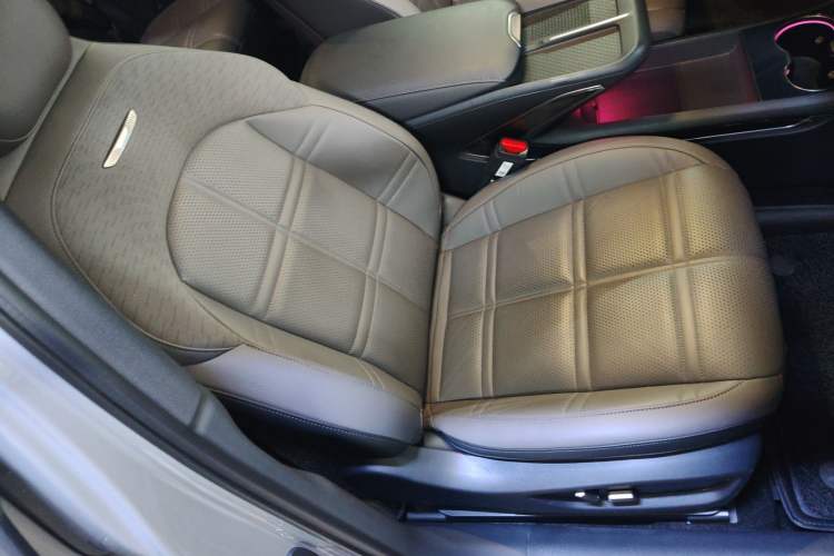 Used Hongqi EH7 2024 760 Pro+ Four-Wheel Drive Version Right Front Seat