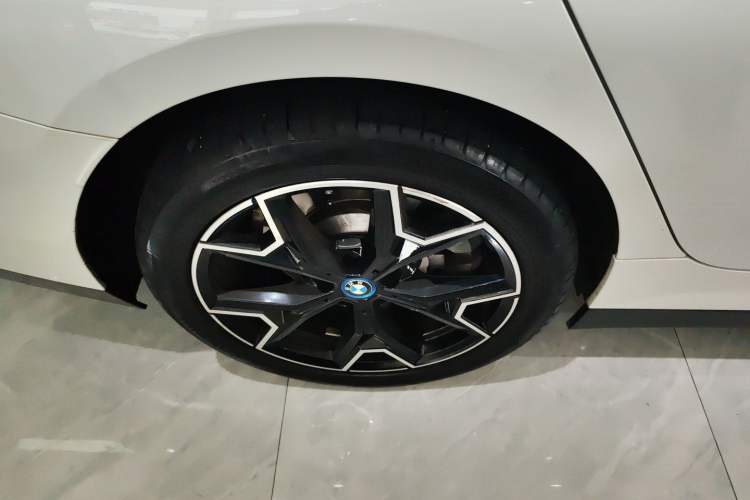 Used BMW i3 2023 eDrive 40 L Midnight Edition
