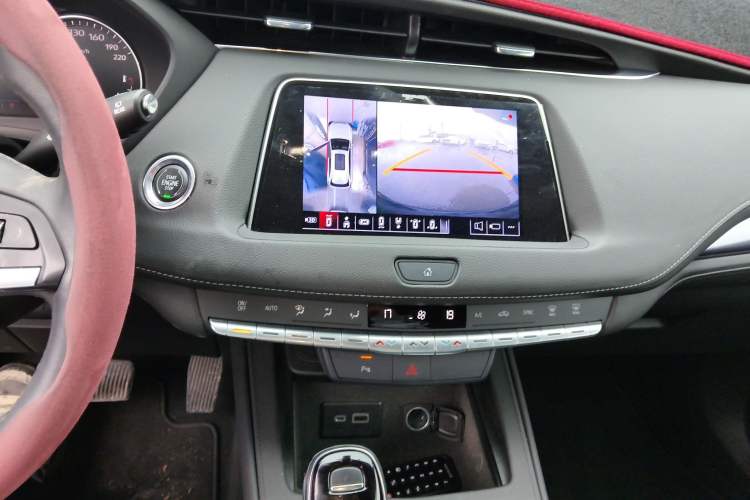 Used Cadillac XT4 2022 28T Two-Wheel Drive Fashion Edition Audio And AC Panel