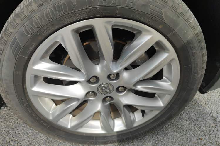 Used Buick Envision 2018 28T Four-Wheel Drive Elite Version Right Front Wheel Hub