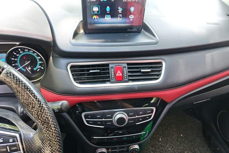 Used Haval H1 2016 Revised Version Blue Badge 1.5L AMT Comfort Edition Audio And AC Panel