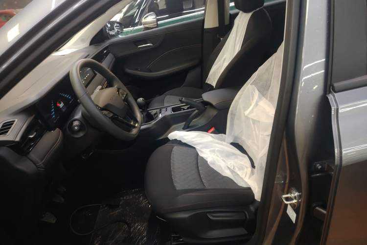 Used Roewe i5 2026 Model 1.5L Manual Comfort Version