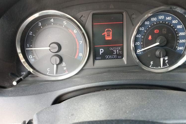 Used Toyota Corolla 2018 1.2T S-CVT GL-i Zhihui Edition Odometer Close Up