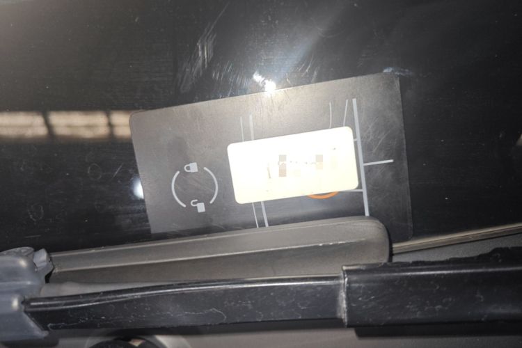 Used Tesla Model Y 2021 Standard Range Rear-Wheel Drive Version Interior 1